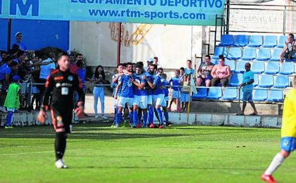 La mayor parte del plantel que consiguió el ascenso a Segunda B seguirá en San Pablo; sólo Suanes, Alejo, Arti y Nacho han causado baja en el Écija Balompié. La mayor parte del plantel que consiguió el ascenso a Segunda B seguirá en San Pablo; sólo Suanes, Alejo, Arti y Nacho han causado baja en el Écija Balompié.