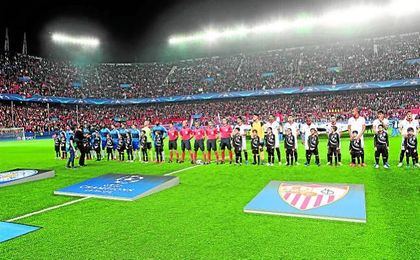 Tras ser apeados el curso pasado en octavos de final frente al Leicester, el Himno de la Champions volverá a sonar mañana en el Sánchez-Pizjuán frente al Basaksehir. Tras ser apeados el curso pasado en octavos de final frente al Leicester, el Himno de la Champions volverá a sonar mañana en el Sánchez-Pizjuán frente al Basaksehir.
