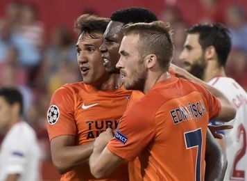 El Sevilla pierde 0-1 al descanso ante el Estambul Basaksehir El Sevilla pierde 0-1 al descanso ante el Estambul Basaksehir