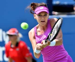 Radwanska alcanza semifinales por segundo año seguido y jugará ante Gavrilova Radwanska alcanza semifinales por segundo año seguido y jugará ante Gavrilova