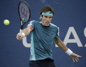 El argentino Leonardo Mayer pasa de ronda tras vencer al francés Gasquet El argentino Leonardo Mayer pasa de ronda tras vencer al francés Gasquet