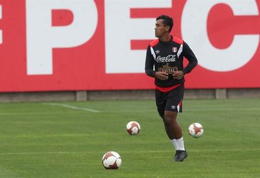 Tapia cree que Perú aprendió de sus errores y tiene un grupo sólido Tapia cree que Perú aprendió de sus errores y tiene un grupo sólido