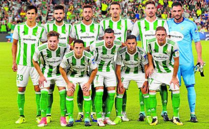 El vicepresidente deportivo Lorenzo Serra Ferrer ha firmado diez jugadores para la plantilla heliopolitana, el último Joel Campbell. El vicepresidente deportivo Lorenzo Serra Ferrer ha firmado diez jugadores para la plantilla heliopolitana, el último Joel Campbell.
