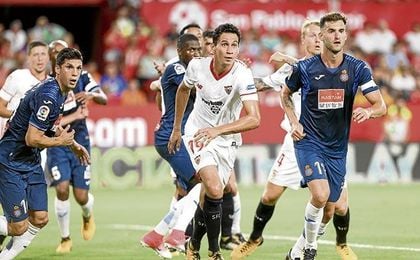Ganso, que ha perdido peso y mejorado físicamente, quiere consolidarse en el Sevilla en su segunda temporada de blanquirrojo. Ganso, que ha perdido peso y mejorado físicamente, quiere consolidarse en el Sevilla en su segunda temporada de blanquirrojo.
