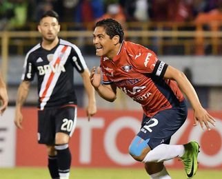 3-0. El Wilstermann da la primera estocada al River Plate en la Libertadores 3-0. El Wilstermann da la primera estocada al River Plate en la Libertadores