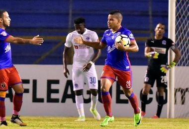 1-1. El Olimpia avanza a la final de la Liga Concacaf 1-1. El Olimpia avanza a la final de la Liga Concacaf