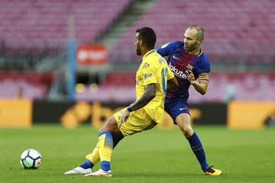 Iniesta, diez días de baja por una elongación en el bíceps femoral Iniesta, diez días de baja por una elongación en el bíceps femoral