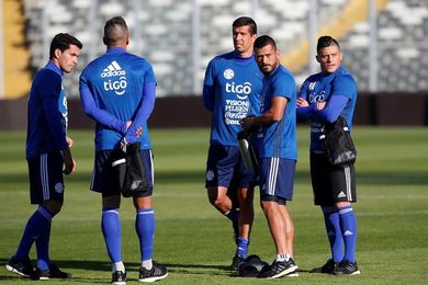Paraguay, con un pie fuera de Rusia tras la puntilla que le clavó Uruguay Paraguay, con un pie fuera de Rusia tras la puntilla que le clavó Uruguay