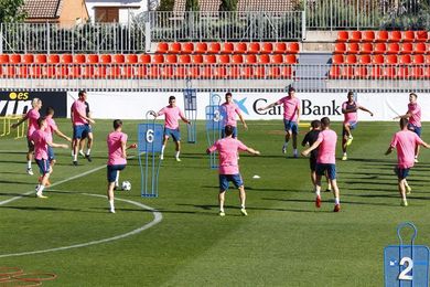 El Atlético vuelve al trabajo con nueve jugadores del primer equipo y Costa El Atlético vuelve al trabajo con nueve jugadores del primer equipo y Costa