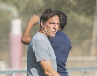 Berizzo alterna el trabajo físico y el táctico en segunda sesión de la semana Berizzo alterna el trabajo físico y el táctico en segunda sesión de la semana