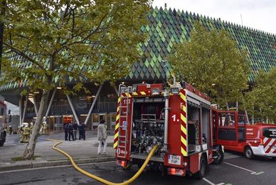 Retrasada la apertura del Bilbao Arena por una humareda en el pabellón Retrasada la apertura del Bilbao Arena por una humareda en el pabellón