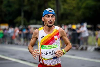 Jesús España y Cristina Jordán gana la II Carrera Profuturo en Madrid Jesús España y Cristina Jordán gana la II Carrera Profuturo en Madrid