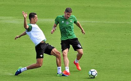 Javi García no se ha recuperado de su lesión. Javi García no se ha recuperado de su lesión.