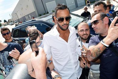Mehdi Benatia defiende a su selección y al zumo de naranja marroquí Mehdi Benatia defiende a su selección y al zumo de naranja marroquí