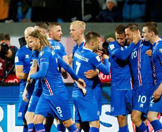Islandia vuelve a hacer historia y Serbia regresa a un Mundial Islandia vuelve a hacer historia y Serbia regresa a un Mundial