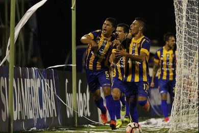 Luqueño saborea el liderato en la fecha adelantada del Clausura paraguayo Luqueño saborea el liderato en la fecha adelantada del Clausura paraguayo