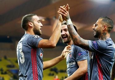 1-2. El Besiktas roza los octavos ante un Mónaco que malgasta un gol de Falcao 1-2. El Besiktas roza los octavos ante un Mónaco que malgasta un gol de Falcao