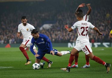 Expediente al Roma por cánticos racistas de su afición ante el Chelsea Expediente al Roma por cánticos racistas de su afición ante el Chelsea