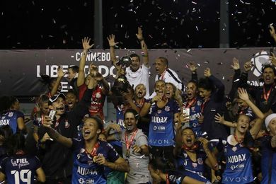 0-0. Corinthians gana a Colo Colo en penaltis y salen campeonas Libertadores 0-0. Corinthians gana a Colo Colo en penaltis y salen campeonas Libertadores