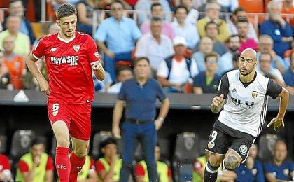 Lenglet tuvo que abandonar el campo a los 30 minutos de juego. Lenglet tuvo que abandonar el campo a los 30 minutos de juego.