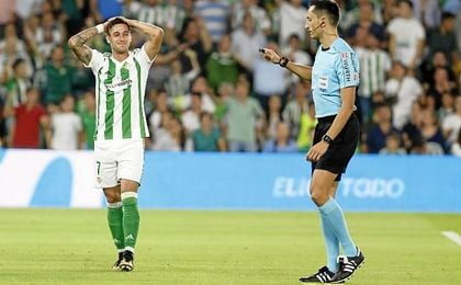 Sergio León vuelve hoy a la titularidad en el Betis. Sergio León vuelve hoy a la titularidad en el Betis.