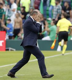 De Biasi revoluciona el once del Alavés y Soler hará de Parejo en el Valencia De Biasi revoluciona el once del Alavés y Soler hará de Parejo en el Valencia