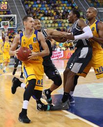 85-76. Los puntos de Eriksson dan la victoria y sitúan tercero a Gran Canaria 85-76. Los puntos de Eriksson dan la victoria y sitúan tercero a Gran Canaria