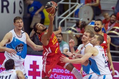 60-62. David Navarro da la victoria al Obradoiro con un mate en el último segundo 60-62. David Navarro da la victoria al Obradoiro con un mate en el último segundo