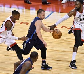 Barea llega a los 10 puntos y destaca en el triunfo de los Mavericks Barea llega a los 10 puntos y destaca en el triunfo de los Mavericks