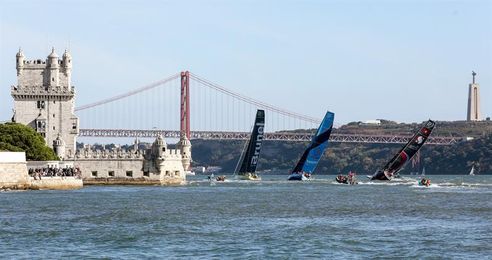´Vestas´, ´Mapfre´ y ´Dongfeng´ al frente de la flota, separados por 3 millas ´Vestas´, ´Mapfre´ y ´Dongfeng´ al frente de la flota, separados por 3 millas