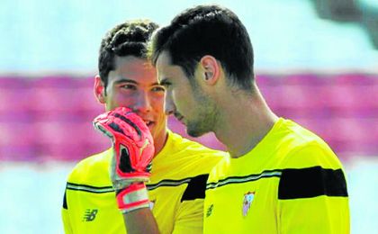 David Soria mantiene una dura pugna con Sergio Rico en la portería sevillista. David Soria mantiene una dura pugna con Sergio Rico en la portería sevillista.