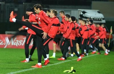Uruguay, sin Luis Suárez, se examina ante Polonia en Varsovia Uruguay, sin Luis Suárez, se examina ante Polonia en Varsovia
