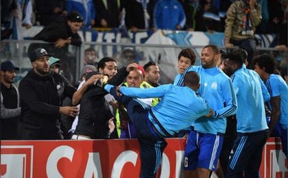 La UEFA suspende al francés Evra hasta el 30 de junio de 2018 La UEFA suspende al francés Evra hasta el 30 de junio de 2018