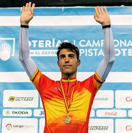 Albert Torres se cuelga el bronce en el Omnium de Manchester Albert Torres se cuelga el bronce en el Omnium de Manchester