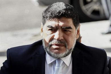 Diego Maradona dice que fue sometido a una operación en el hombro izquierdo Diego Maradona dice que fue sometido a una operación en el hombro izquierdo