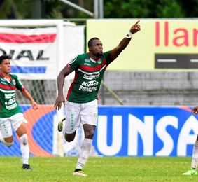 El campeón Motagua golea al Platense y escolta a un punto al líder Marathón El campeón Motagua golea al Platense y escolta a un punto al líder Marathón