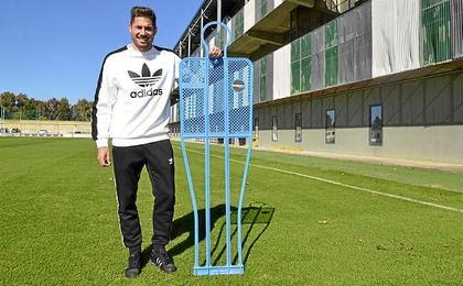 Javi García posa para ESTADIO Deportivo durante su entrevista. Javi García posa para ESTADIO Deportivo durante su entrevista.