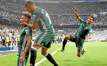 Sanabria celebra uno de sus siete goles ligueros con la elástica verdiblanca. Sanabria celebra uno de sus siete goles ligueros con la elástica verdiblanca.
