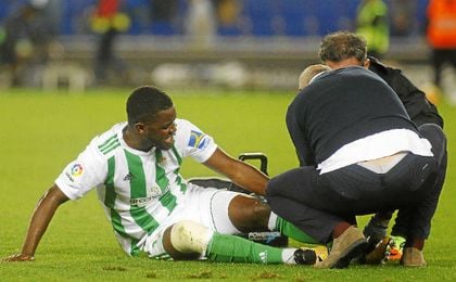 Joel Campbell, lesionado ante el Espanyol. Joel Campbell, lesionado ante el Espanyol.