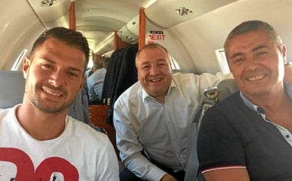 Vitolo y Ramírez, el día en que Vitolo regresaba a Las Palmas tras su fichaje. Vitolo y Ramírez, el día en que Vitolo regresaba a Las Palmas tras su fichaje.