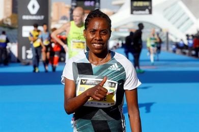 La etíope Zenebe ganó en Valencia con un tiempo de 2:26:17 La etíope Zenebe ganó en Valencia con un tiempo de 2:26:17