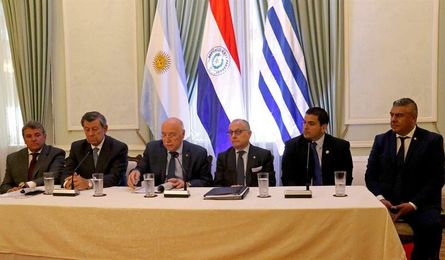 La candidatura triple al Mundial ya rueda en Asunción con la firma de un memorándum La candidatura triple al Mundial ya rueda en Asunción con la firma de un memorándum