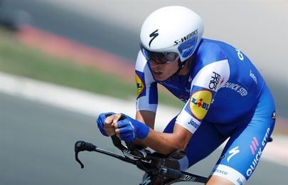 Enric Mas junto a Alaphilippe, Gaviria y Jungels en el Quick Step 2018 Enric Mas junto a Alaphilippe, Gaviria y Jungels en el Quick Step 2018
