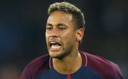 Neymar estalla cuando le preguntan por el Real Madrid Neymar estalla cuando le preguntan por el Real Madrid