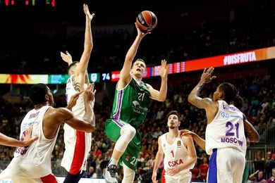 80-89. El Unicaja claudica ante el CSKA en un partido de infarto 80-89. El Unicaja claudica ante el CSKA en un partido de infarto