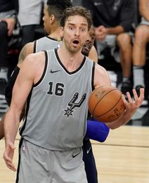 Pau Gasol reconoce que su hermano estaba "molesto" por ir al banquillo Pau Gasol reconoce que su hermano estaba "molesto" por ir al banquillo