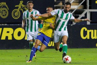 El Betis busca reencontrarse con un Cádiz emergente que piensa más en la Liga El Betis busca reencontrarse con un Cádiz emergente que piensa más en la Liga
