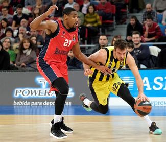 69-83. El Fenerbahce frena en seco la progresión del Baskonia 69-83. El Fenerbahce frena en seco la progresión del Baskonia