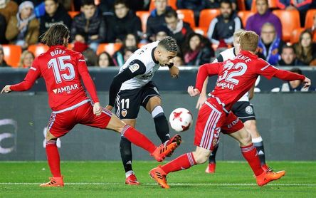 Un Valencia superior cierra la eliminatoria sin sobresaltos Un Valencia superior cierra la eliminatoria sin sobresaltos