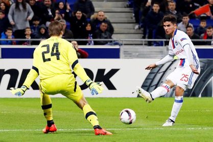 El Barcelona contacta con el lionés Houssem Aouar, según "L´Équipe" El Barcelona contacta con el lionés Houssem Aouar, según "L´Équipe"